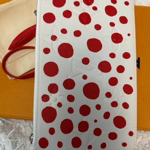 Louis Vuitton x Yayoi Kusama 2023 Monogram Giant Empreinte Neverfull Pouch - Picture 6 of 17